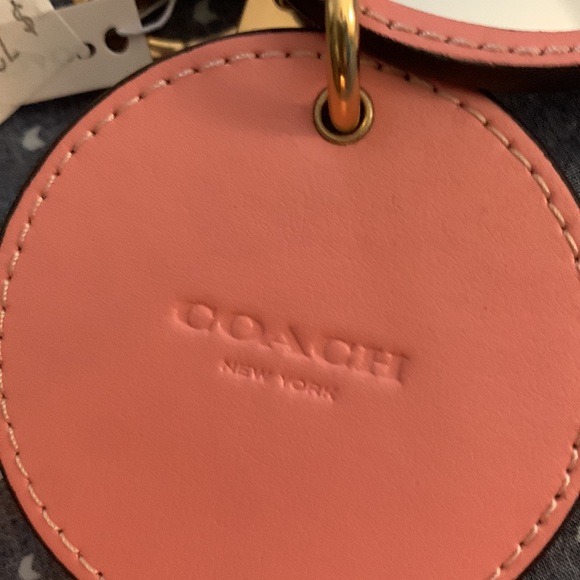 Coach kitty mirror keychain - Picture 3 of 4